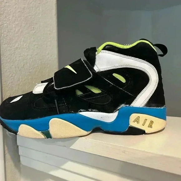 Nike Air Diamond Turf 2 GS Youth 488294-034 Size 6.5Y Black Blue White - Picture 4 of 9